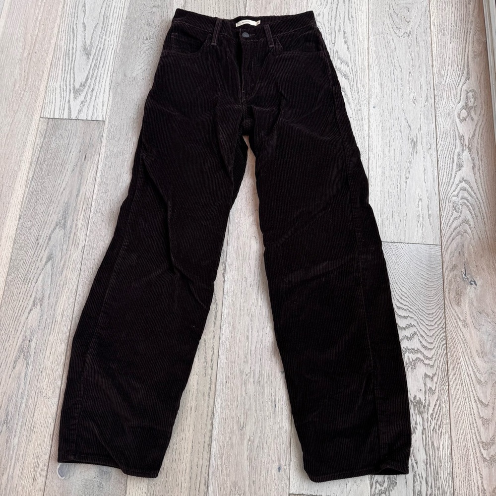 Brown Levi’s Corduroy